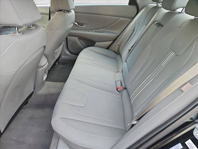 Used 2025 Hyundai Elantra SEL FWD image 20