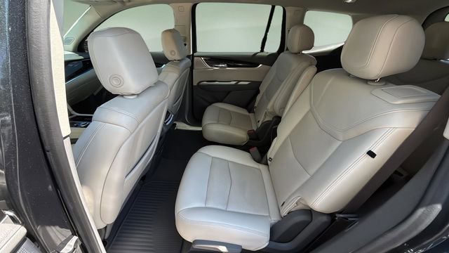 Used 2021 Cadillac XT6 Premium Luxury w/ LPO, Radiant Package FWD image 19