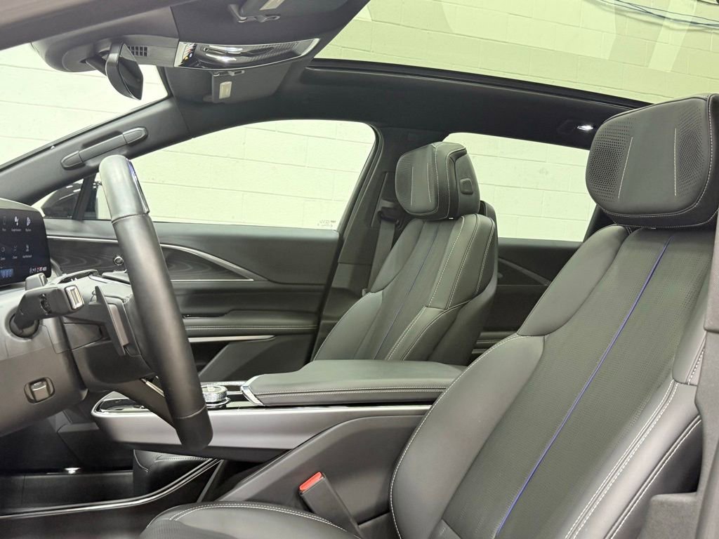 Used 2024 Cadillac Lyriq Sport RWD image 24