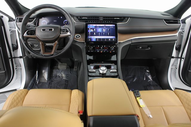 Used 2023 Jeep Grand Cherokee L Summit w/ Advanced Protech Group IV image 12