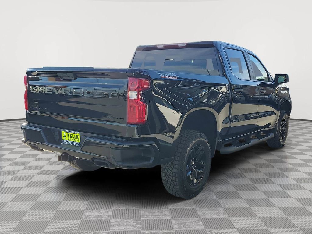 New 2026 Chevrolet Silverado 1500 Custom Trail Boss w/ LPO, Dark Essentials Package image 3