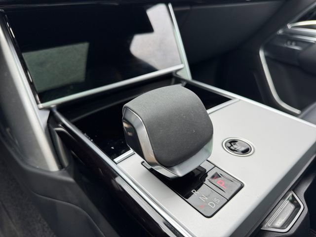 Used 2024 Land Rover Range Rover Long Wheelbase SE AWD/4WD image 15