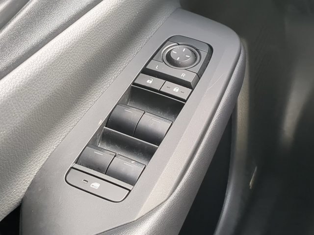 Used 2025 Toyota Prius LE FWD image 26