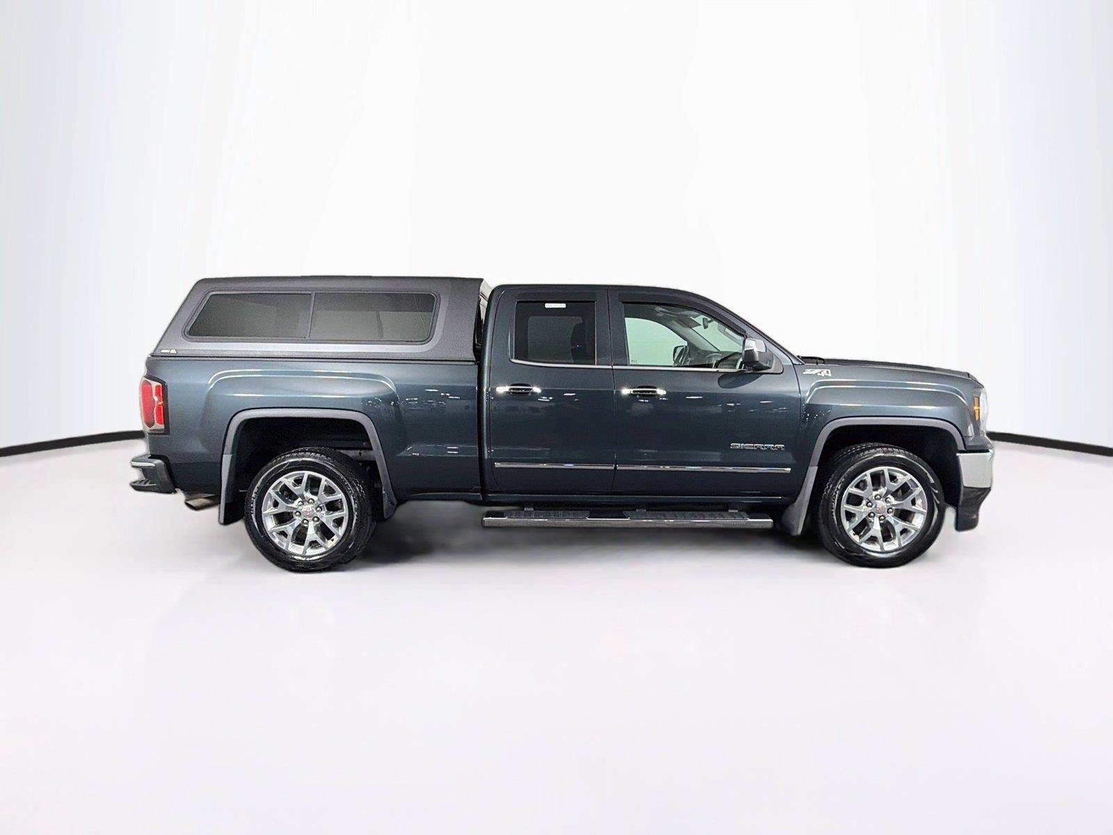 Used 2017 GMC Sierra 1500 SLT w/ SLT Premium Package AWD/4WD image 12