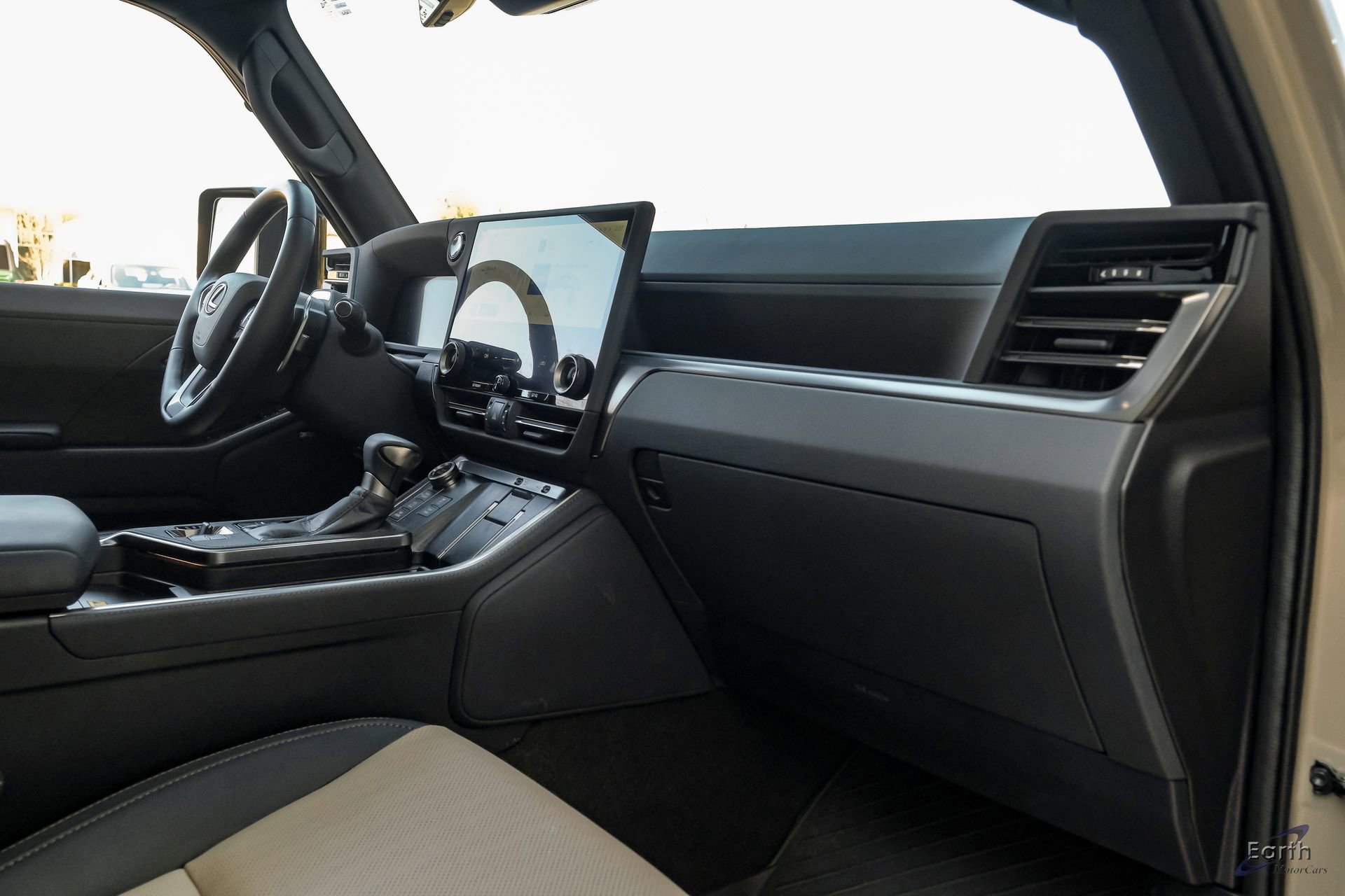 Used 2025 Lexus GX 550 w/ Accessory Package (CT) image 52