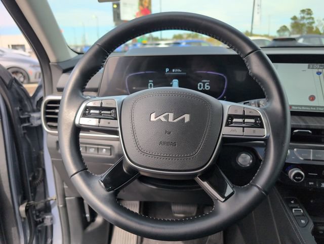 Used 2025 Kia Telluride EX w/ EX Captain's Chair Package image 26