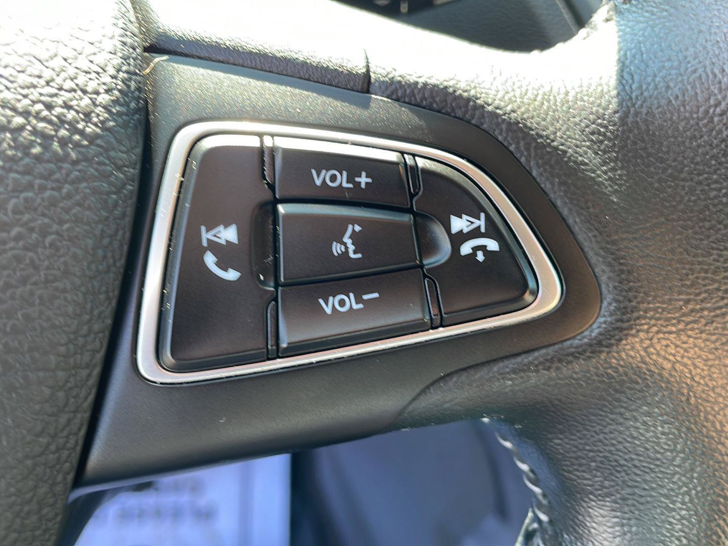 Used 2019 Ford Escape SE AWD/4WD image 16