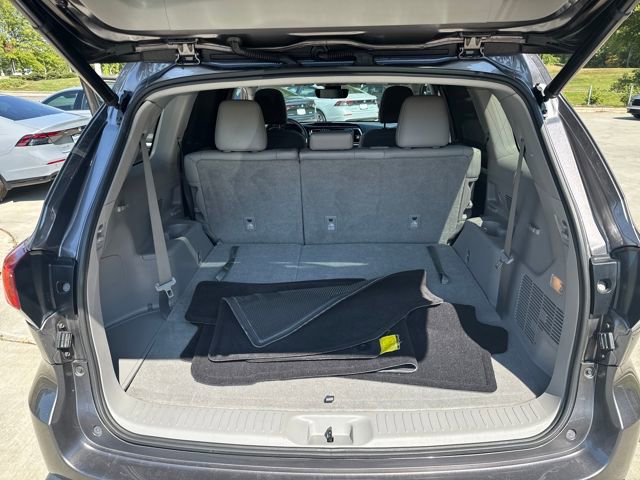 Used 2019 Toyota Highlander XLE image 31