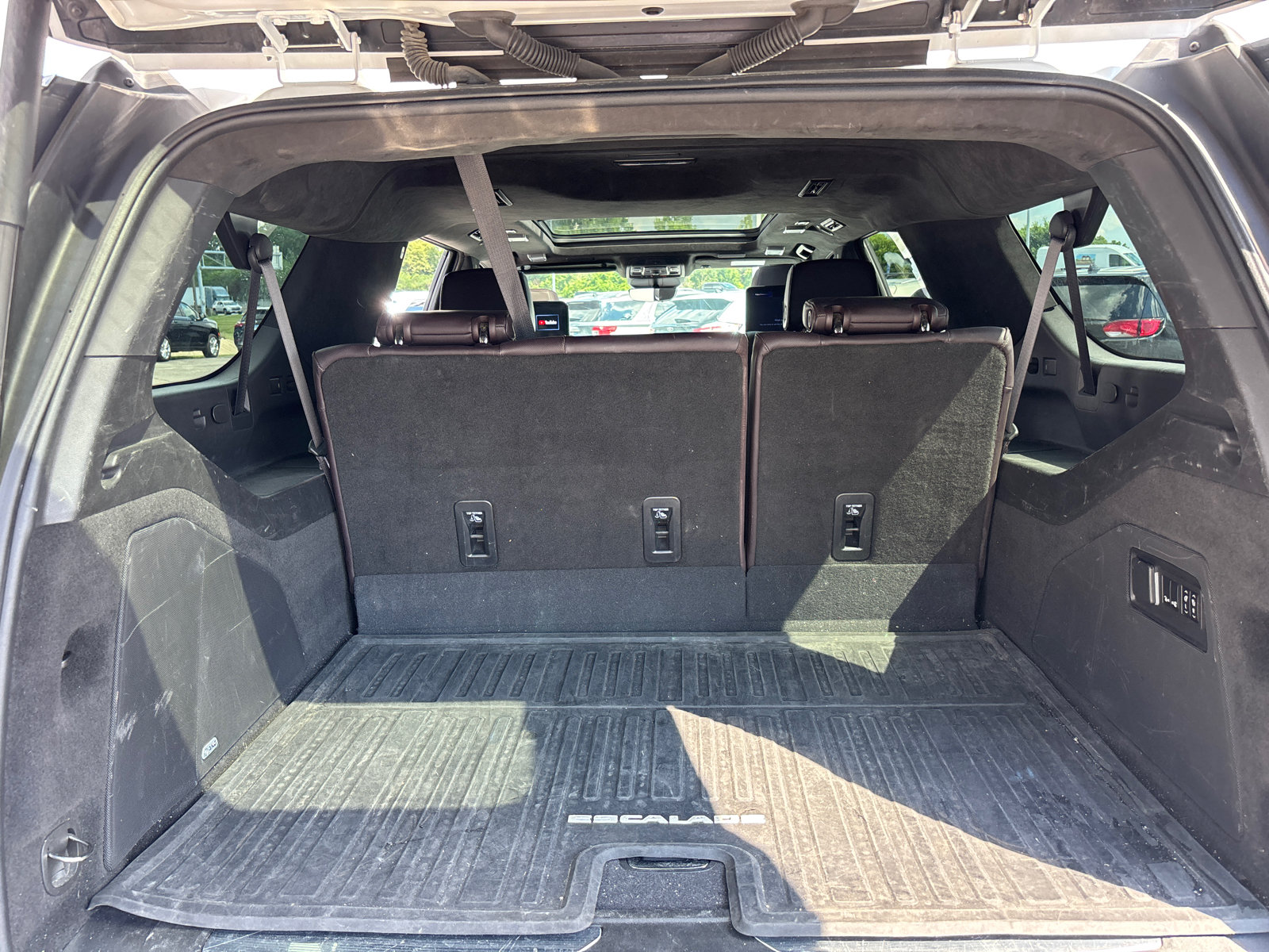 Used 2023 Cadillac Escalade ESV Sport Platinum AWD/4WD image 9