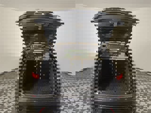 Used 2020 Land Rover Range Rover Velar R-Dynamic S image 37