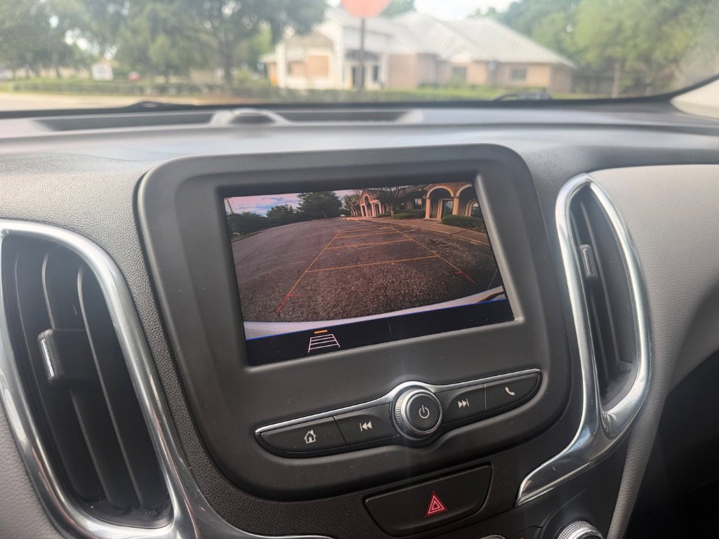 Used 2020 Chevrolet Equinox LS w/ LS Convenience Package FWD image 16