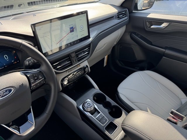 New 2025 Ford Escape SE w/ PHEV Premium Package image 7