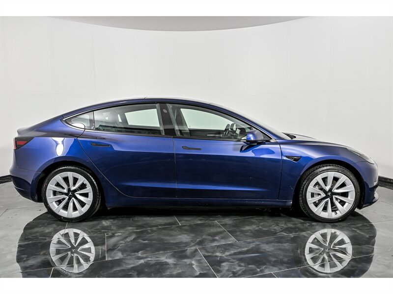 Used 2022 Tesla Model 3 RWD image 10