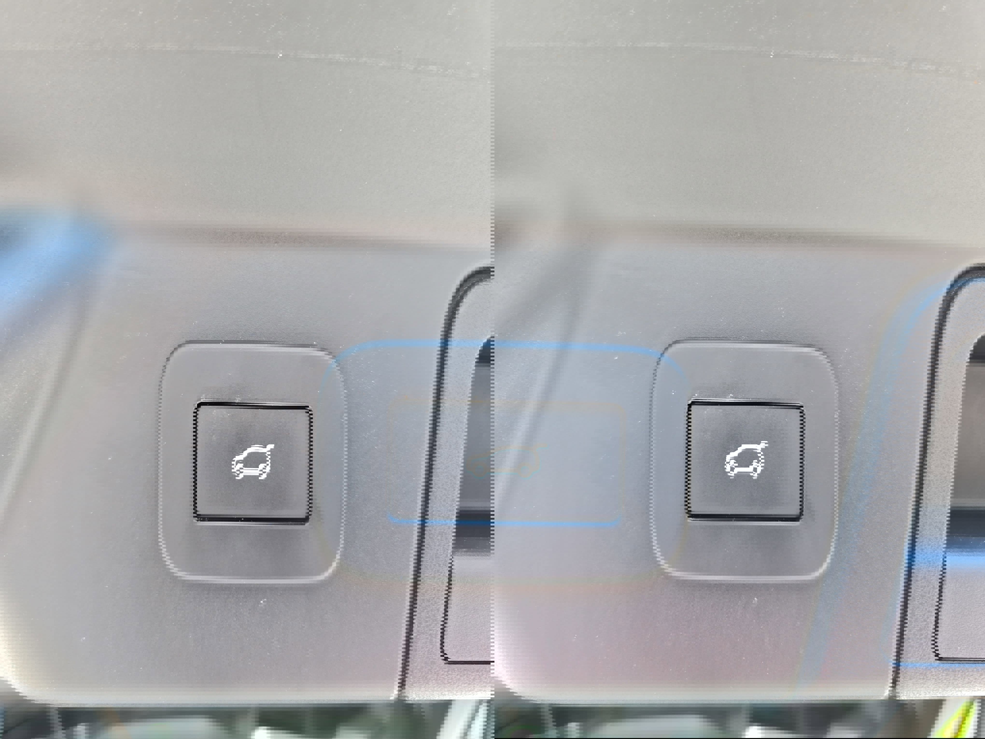 Certified 2025 Land Rover Range Rover Velar Dynamic HSE AWD/4WD image 13