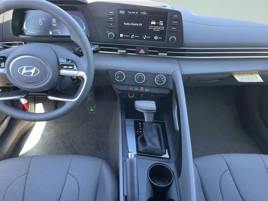 New 2026 Hyundai Elantra SE image 19