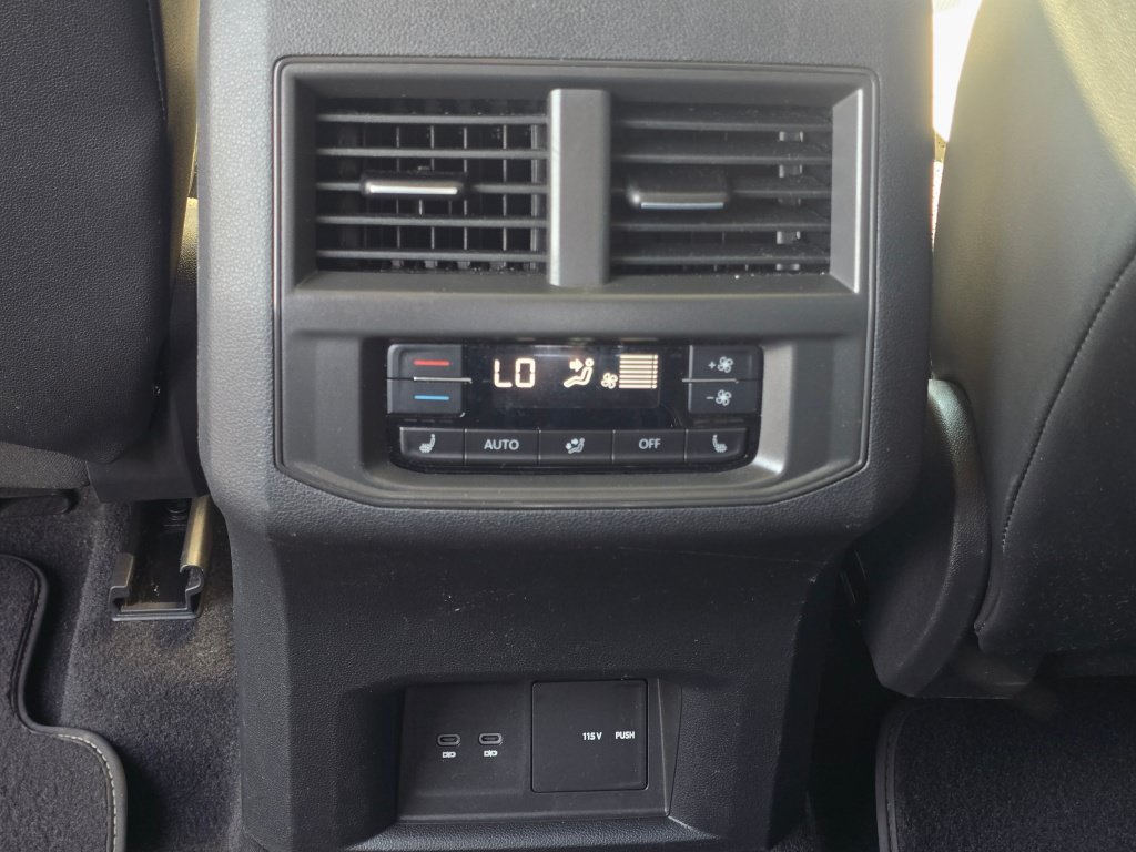 Used 2022 Volkswagen Atlas SEL Premium AWD/4WD image 18