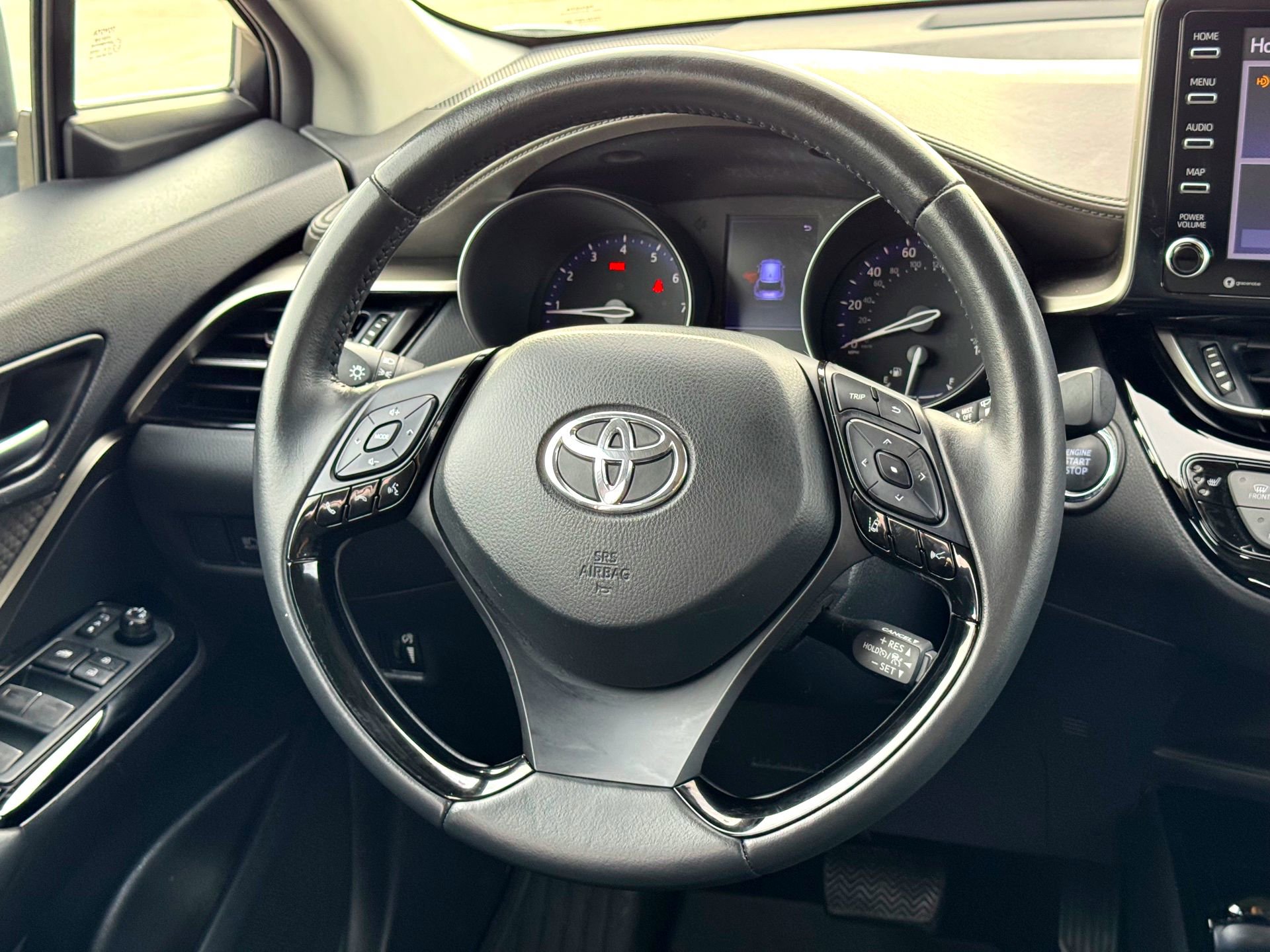 Used 2021 Toyota C-HR Limited image 21