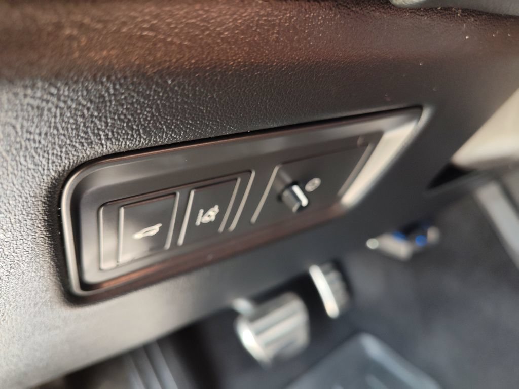 Used 2016 Land Rover Range Rover Sport Supercharged AWD/4WD image 22
