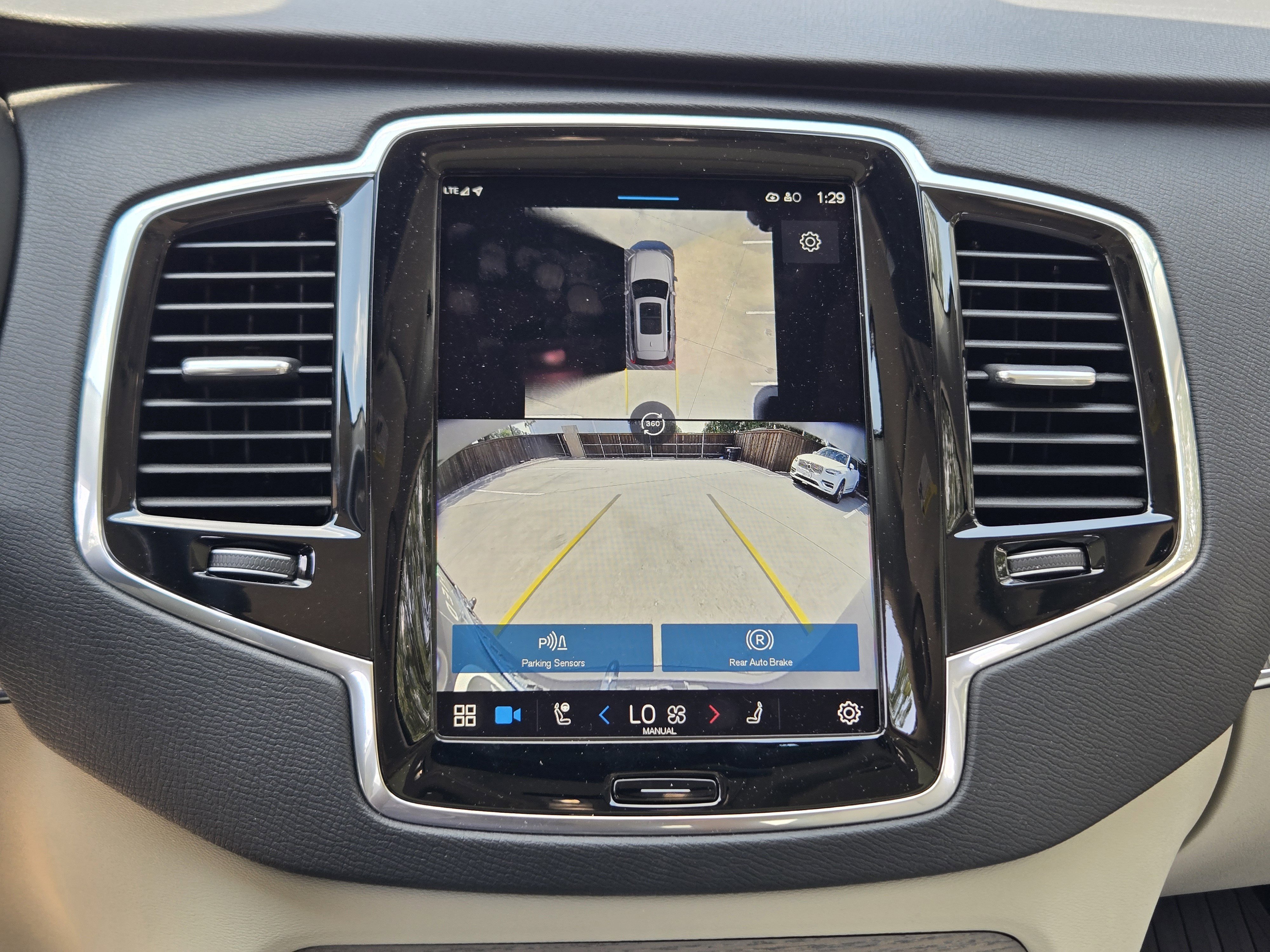 Certified 2025 Volvo XC90 T8 Plus w/ Protection Package Premier image 21