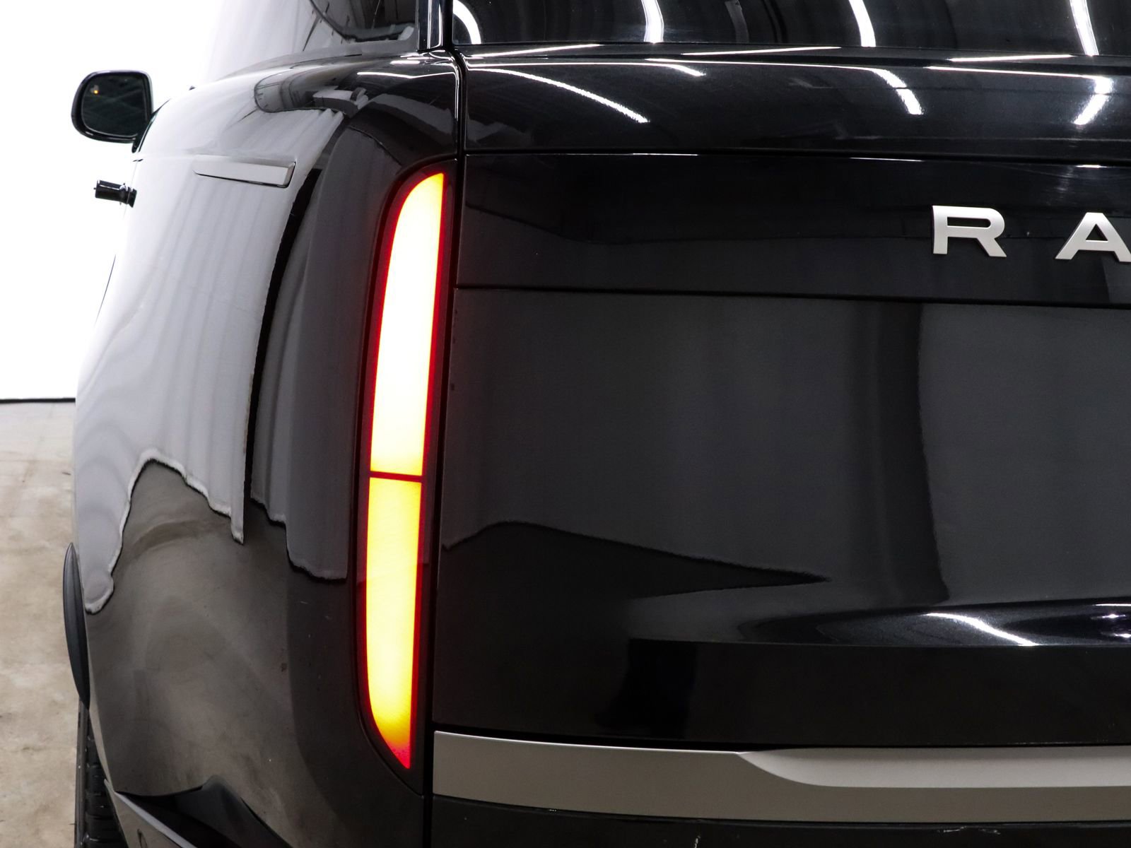 Used 2023 Land Rover Range Rover SE image 52