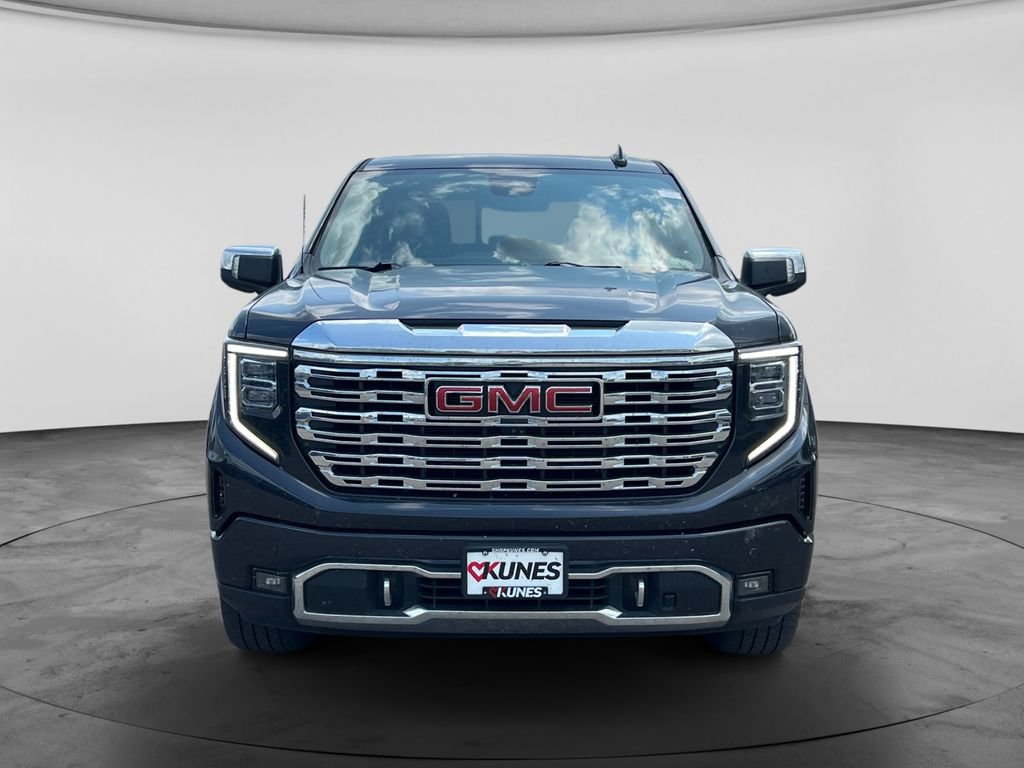 Used 2023 GMC Sierra 1500 Denali w/ Denali Reserve Package AWD/4WD image 4