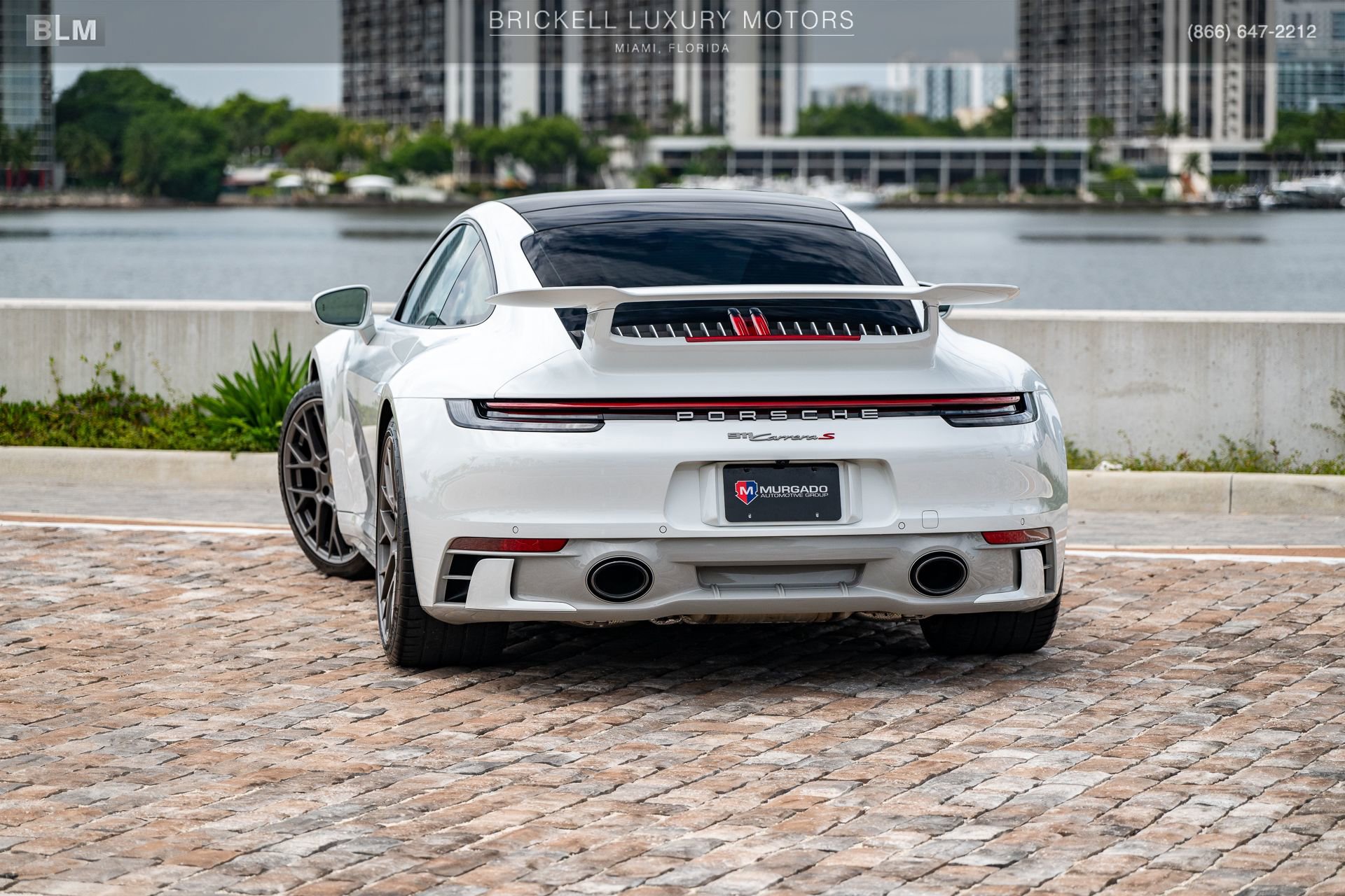 Used 2024 Porsche 911 Carrera RWD image 3