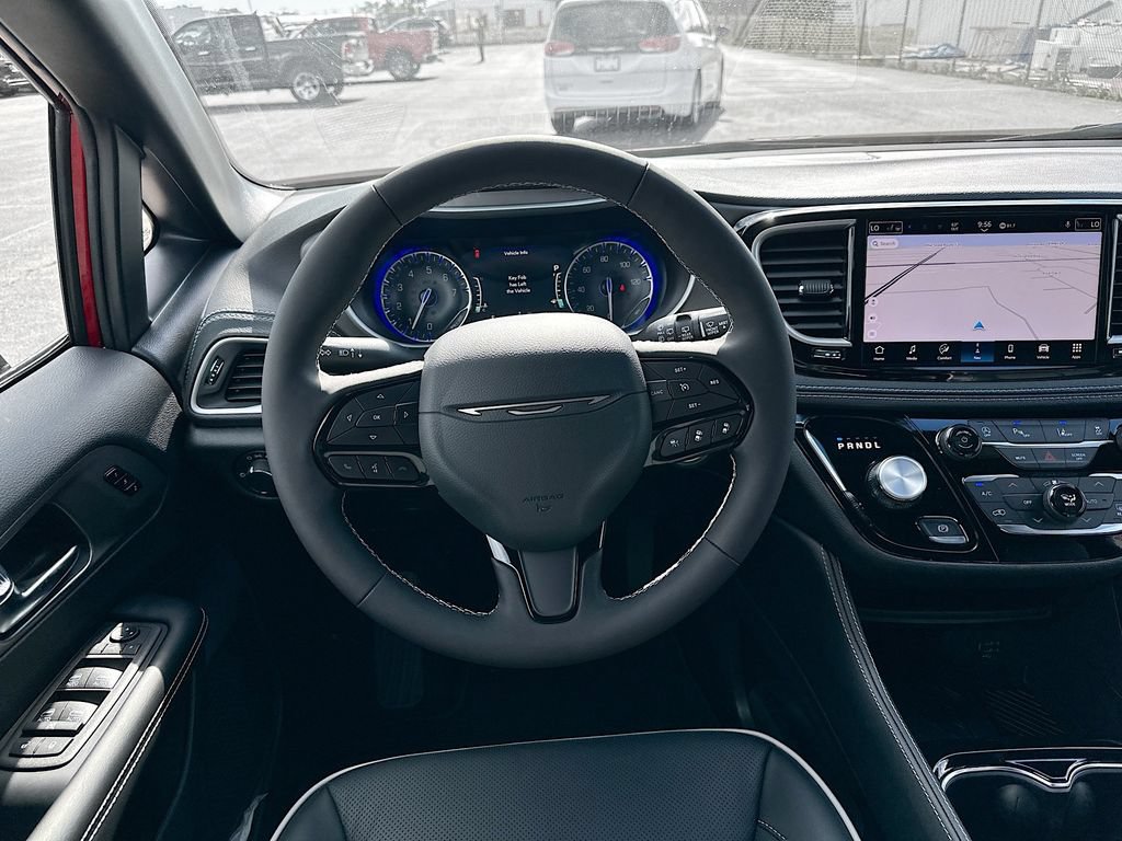 New 2027 Chrysler Pacifica Limited FWD image 30