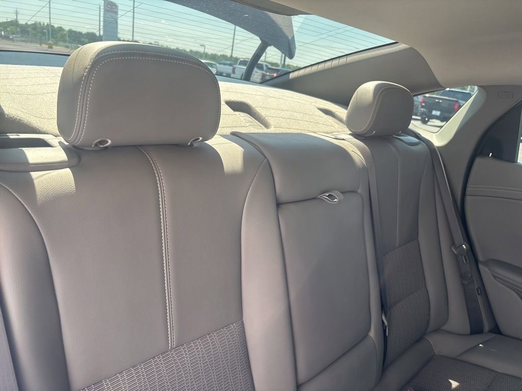 Used 2018 Chevrolet Impala LT FWD image 28