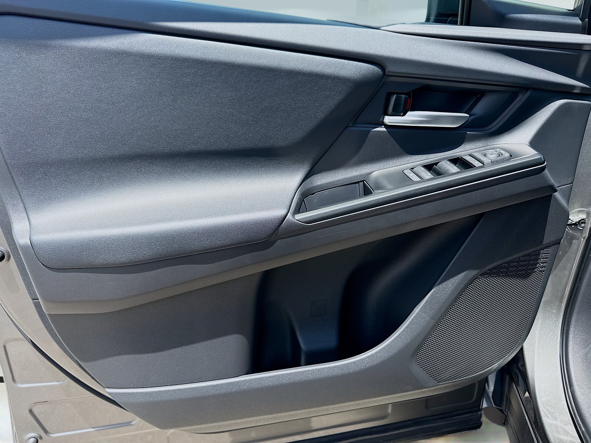 New 2026 Subaru Solterra AWD/4WD image 20
