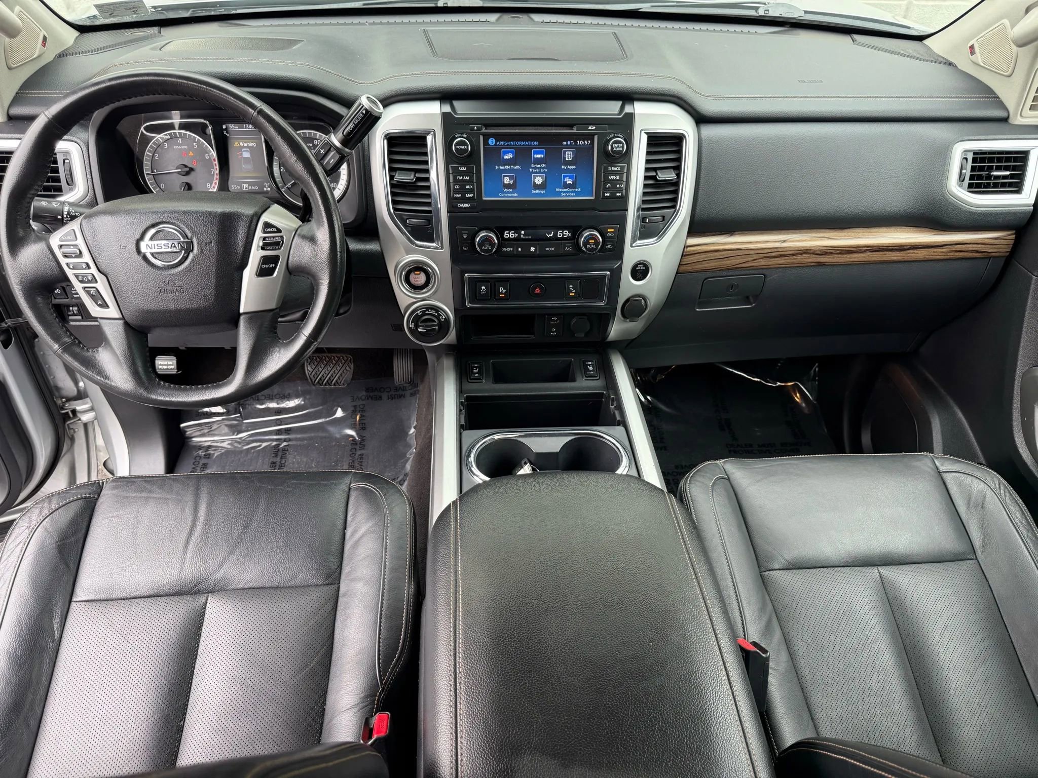 Used 2017 Nissan Titan SL image 22