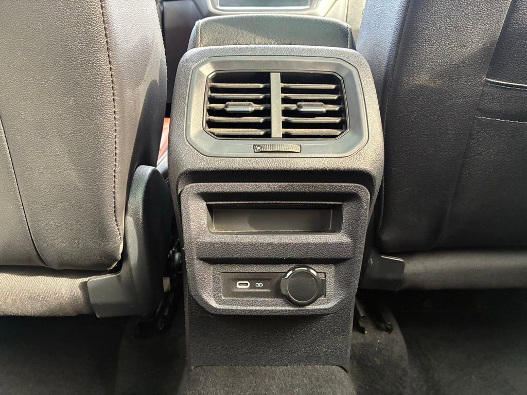 Used 2021 Volkswagen Tiguan SEL Premium R-Line image 18