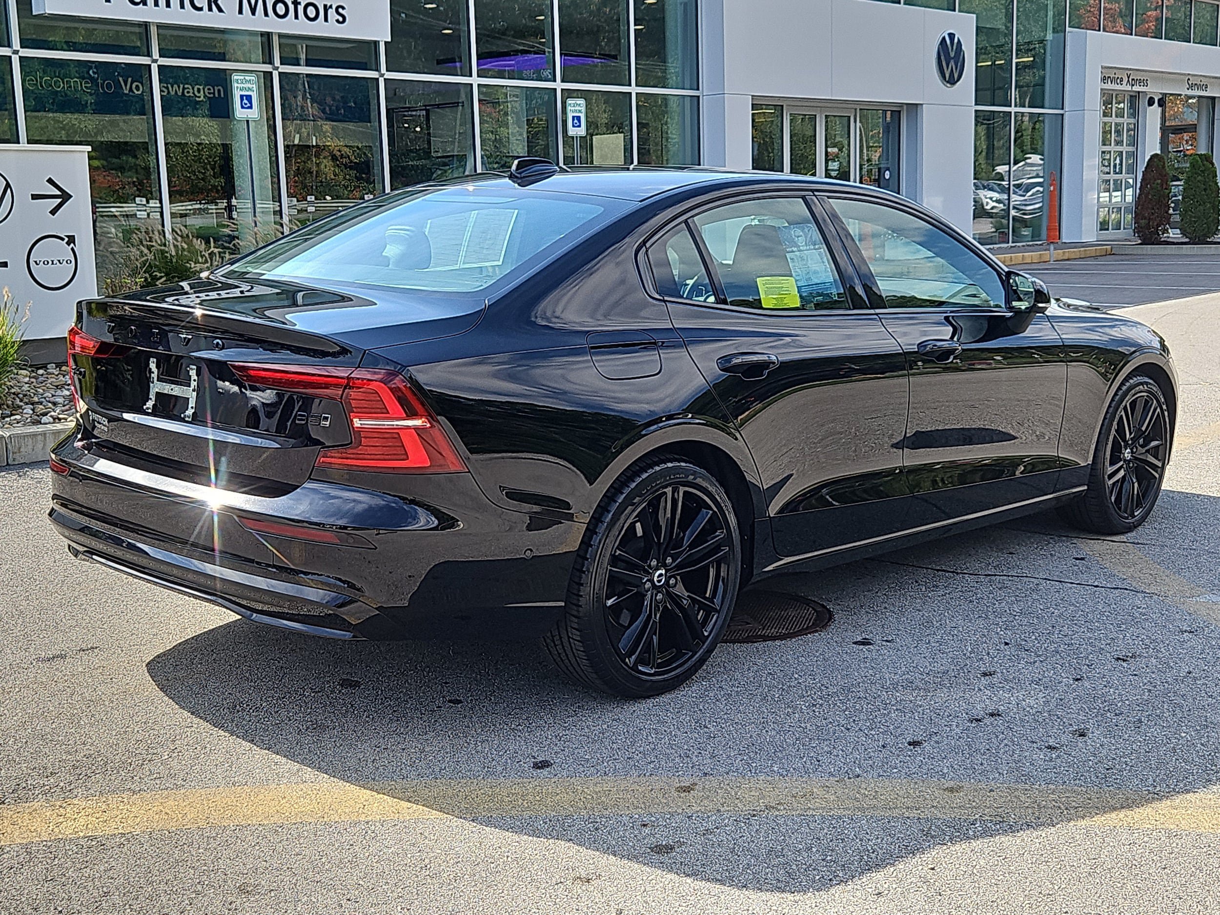 Used 2024 Volvo S60 B5 Plus w/ Climate Package AWD/4WD image 2