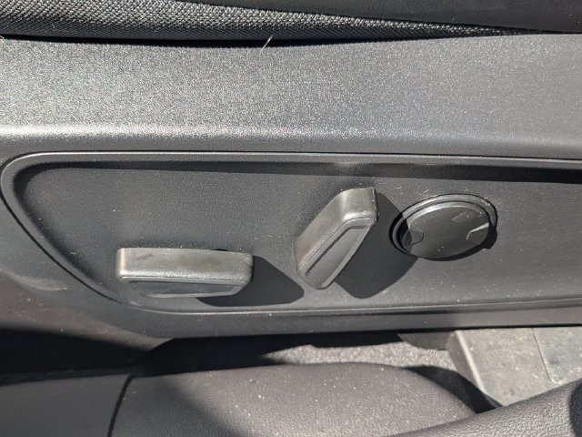 Used 2025 Ford Escape ST-Line AWD/4WD image 19