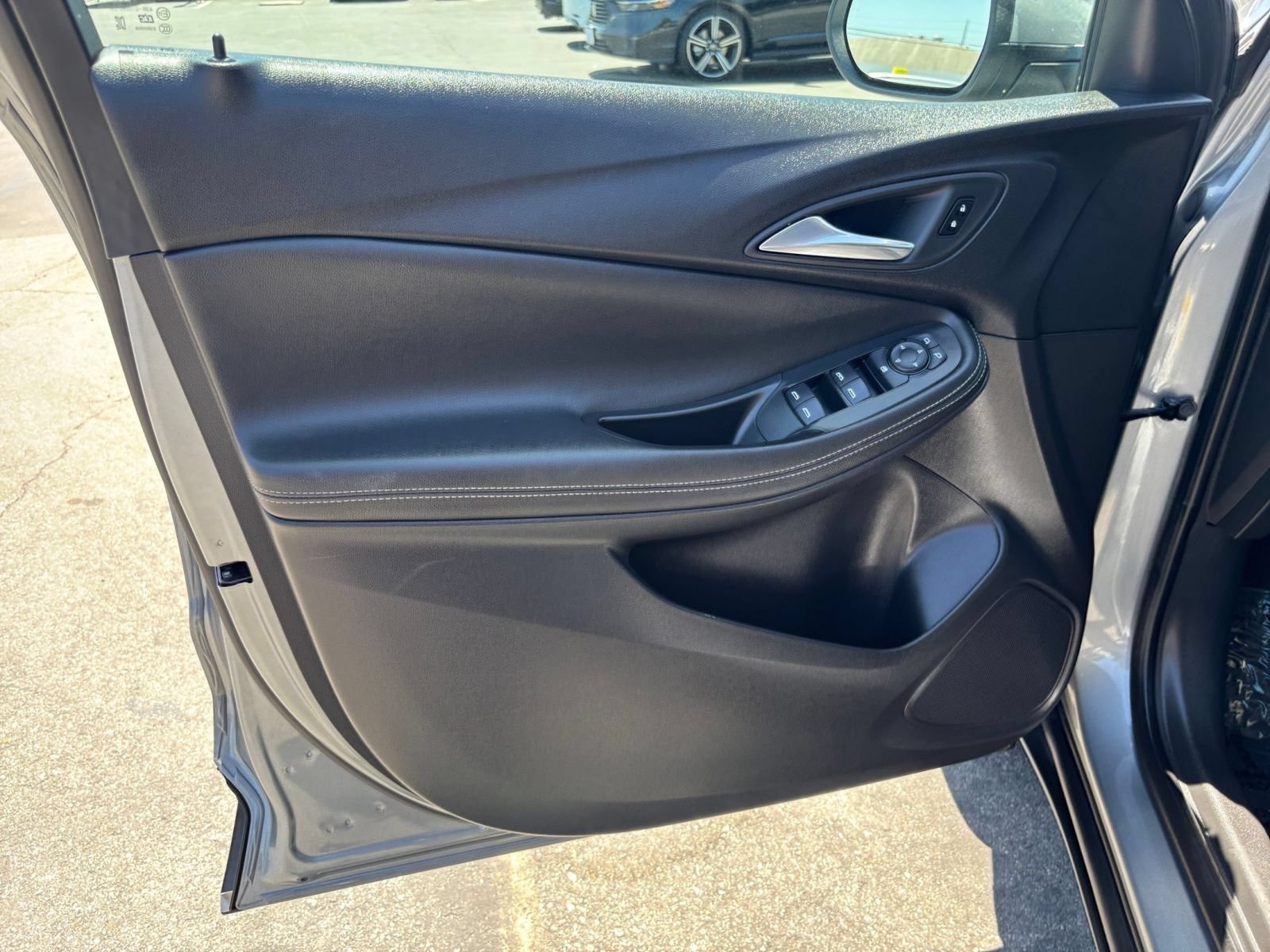 Used 2025 Buick Encore GX Preferred FWD image 18