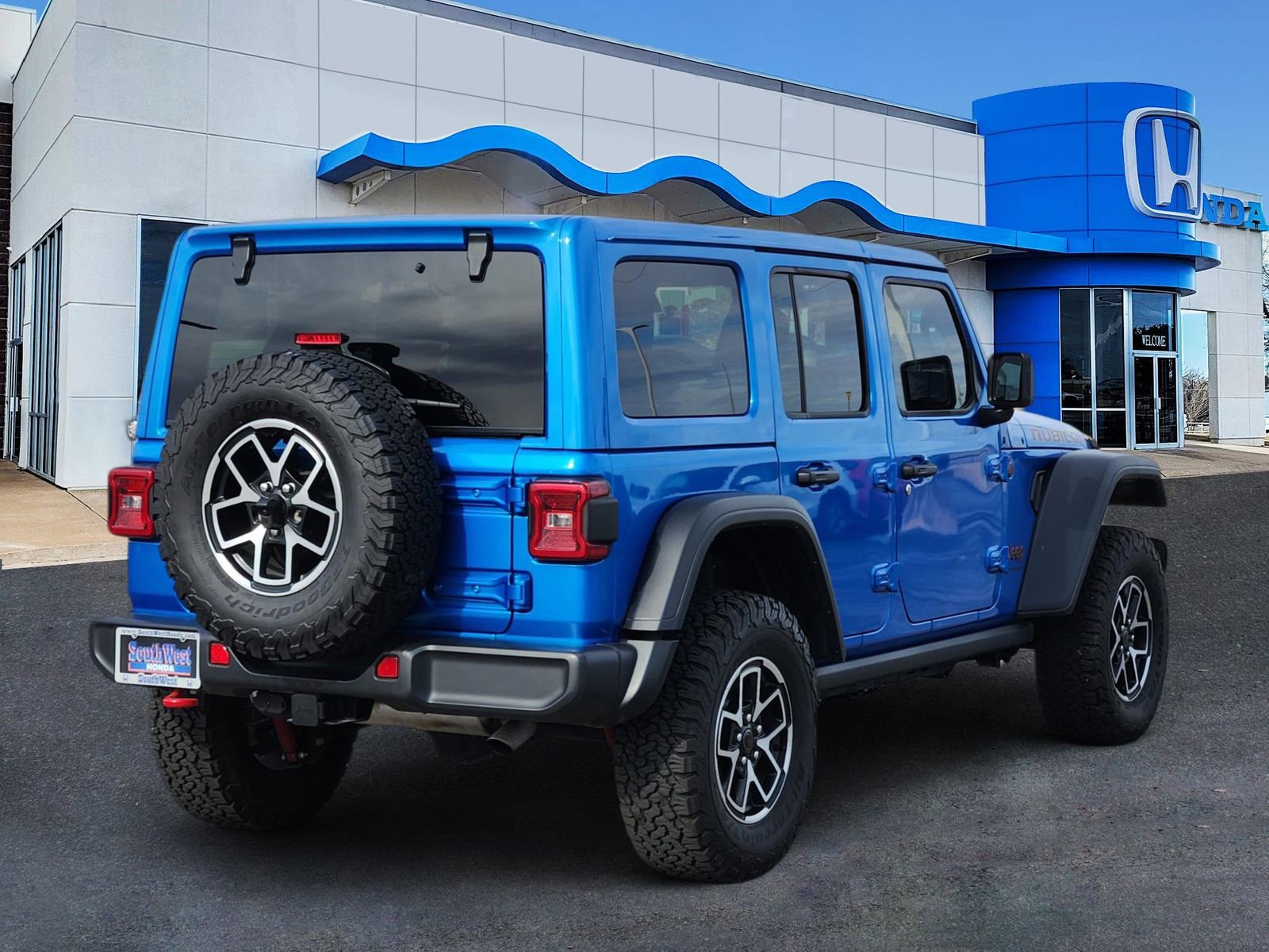 Used 2025 Jeep Wrangler Unlimited Rubicon image 5