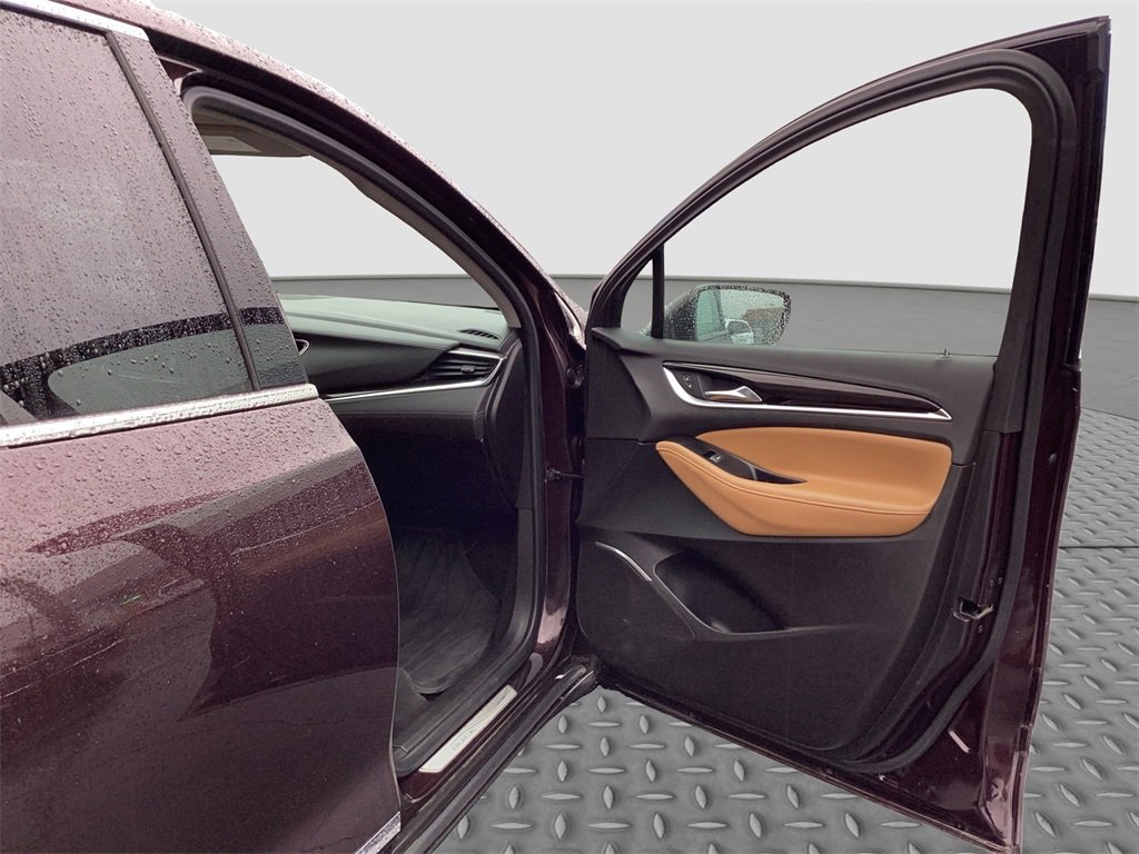 Used 2018 Buick Enclave Essence w/ Trailering Package image 17