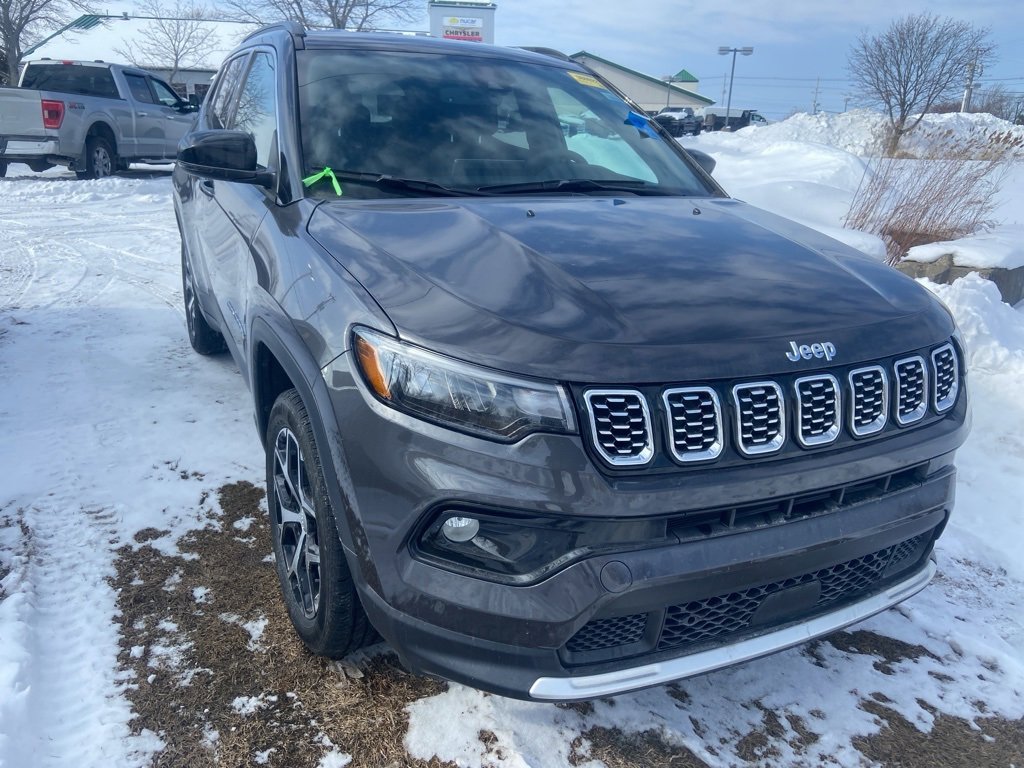 Used 2024 Jeep Compass Limited image 1