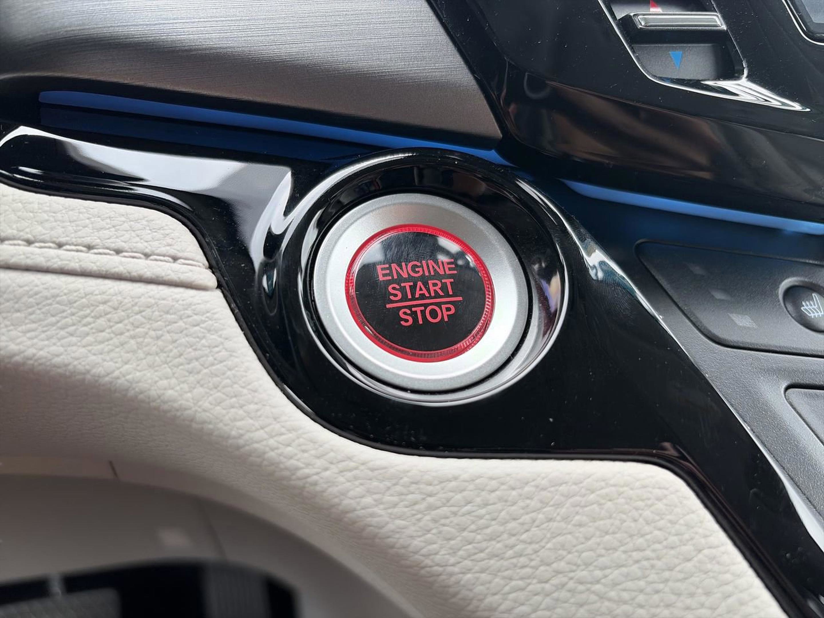 Certified 2025 Honda Odyssey Touring image 30