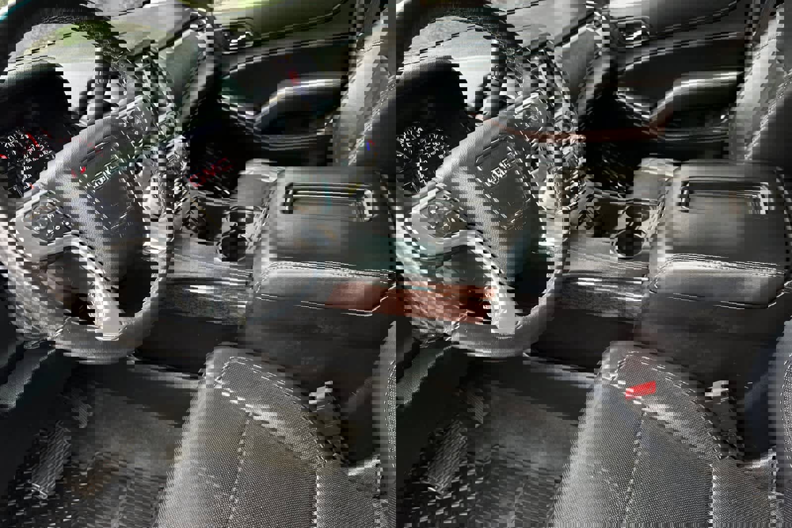 Used 2015 GMC Yukon SLT image 12