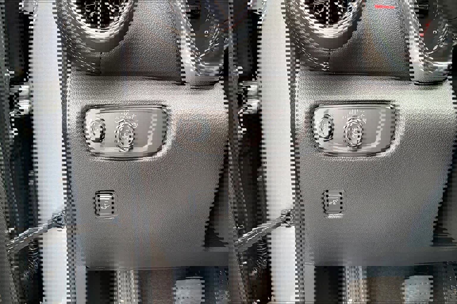 Used 2023 Chevrolet Blazer LT image 32