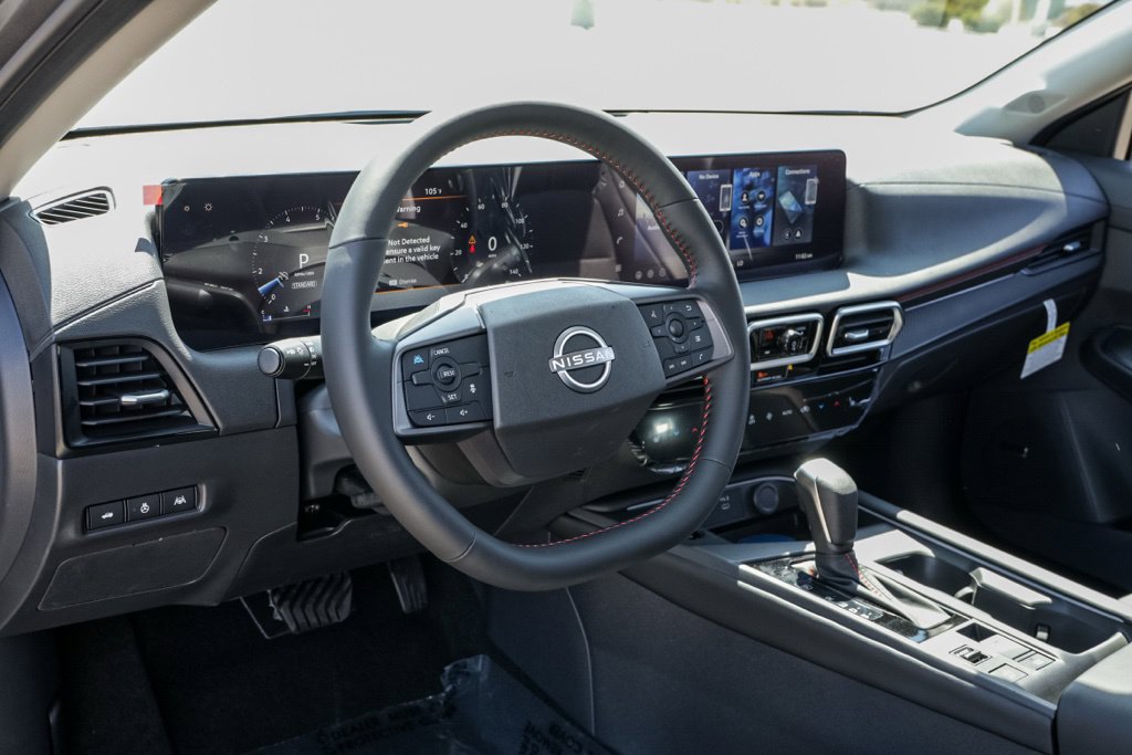 New 2027 Nissan Sentra SR FWD image 17