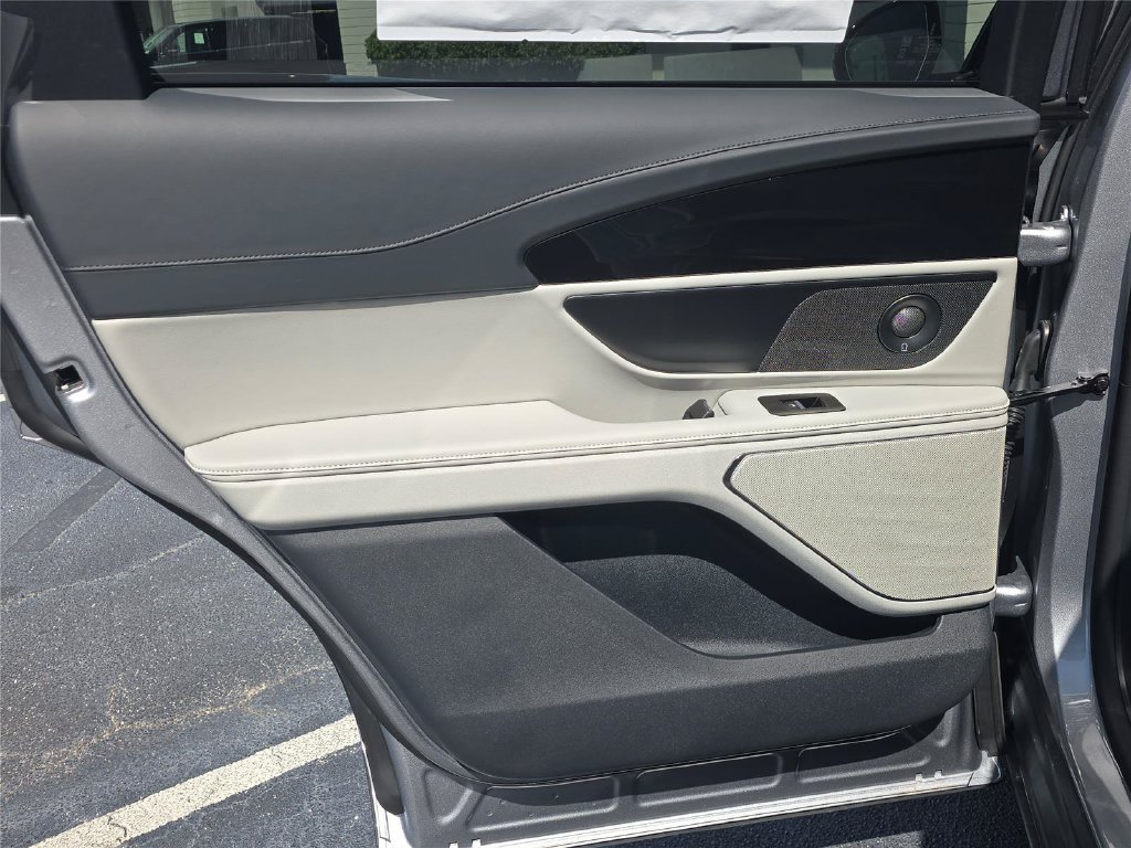 New 2026 Lincoln Nautilus Premier w/ Equipment Group 102A AWD/4WD image 9