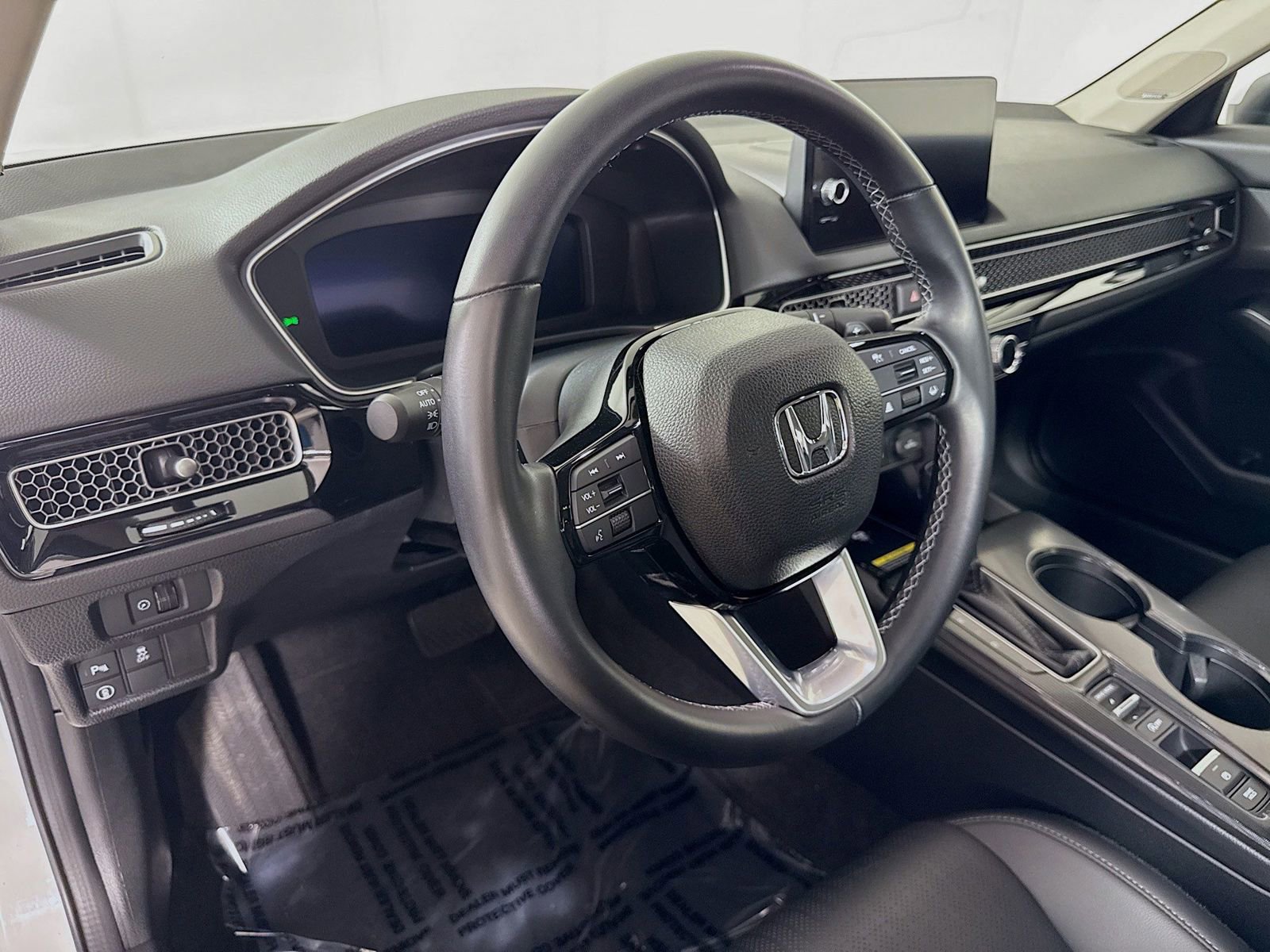 Used 2023 Honda Civic Touring image 4