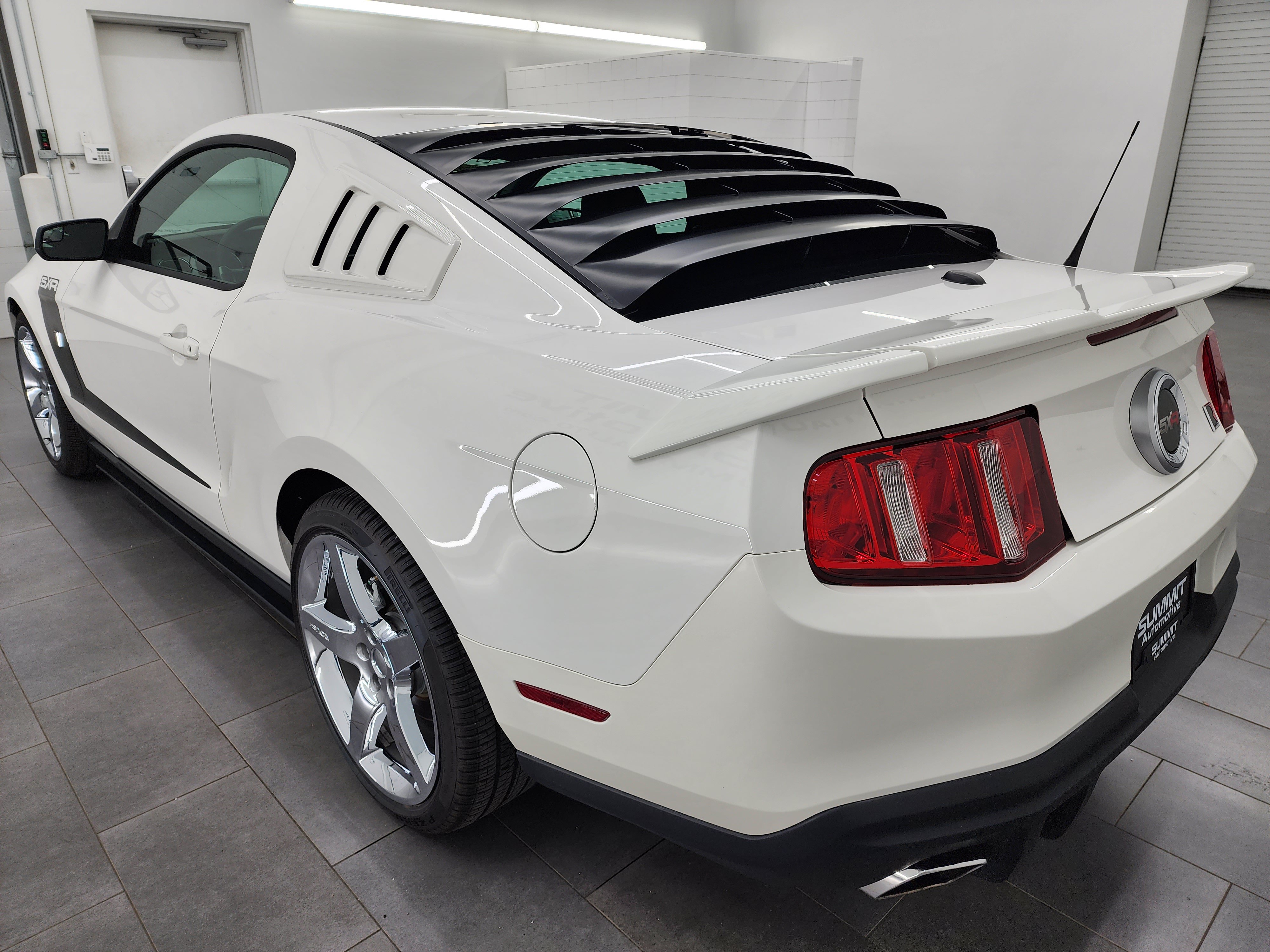 Used 2011 Ford Mustang GT Premium w/ Security Pkg RWD image 7