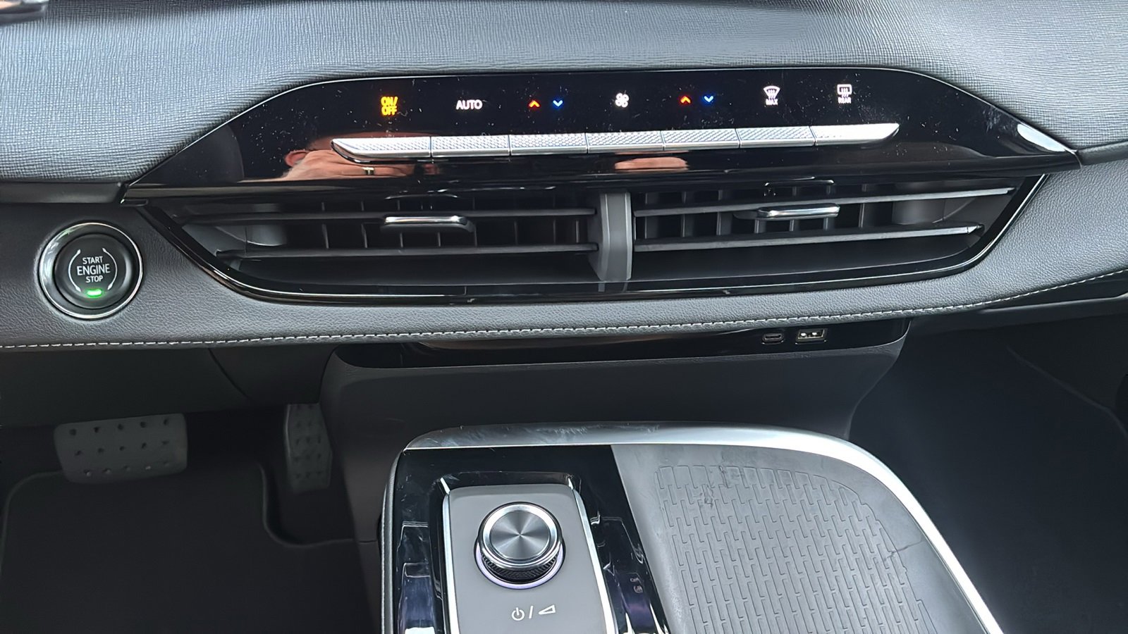 New 2026 Buick Enclave Sport Touring w/ Power Package image 19