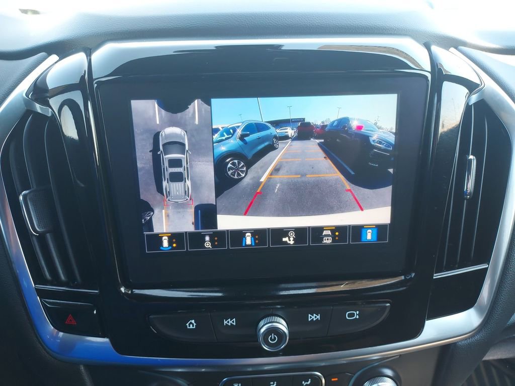 Used 2023 Chevrolet Traverse RS image 23