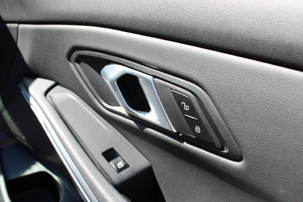 Used 2025 BMW 330i Sedan RWD image 22