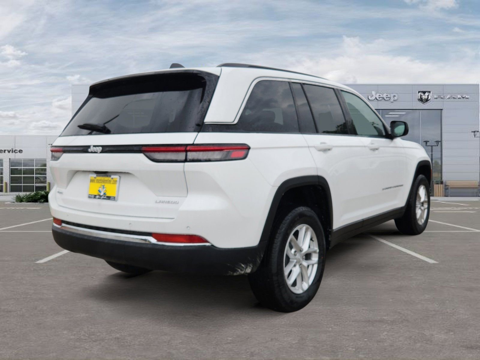 New 2026 Jeep Grand Cherokee Laredo RWD image 5