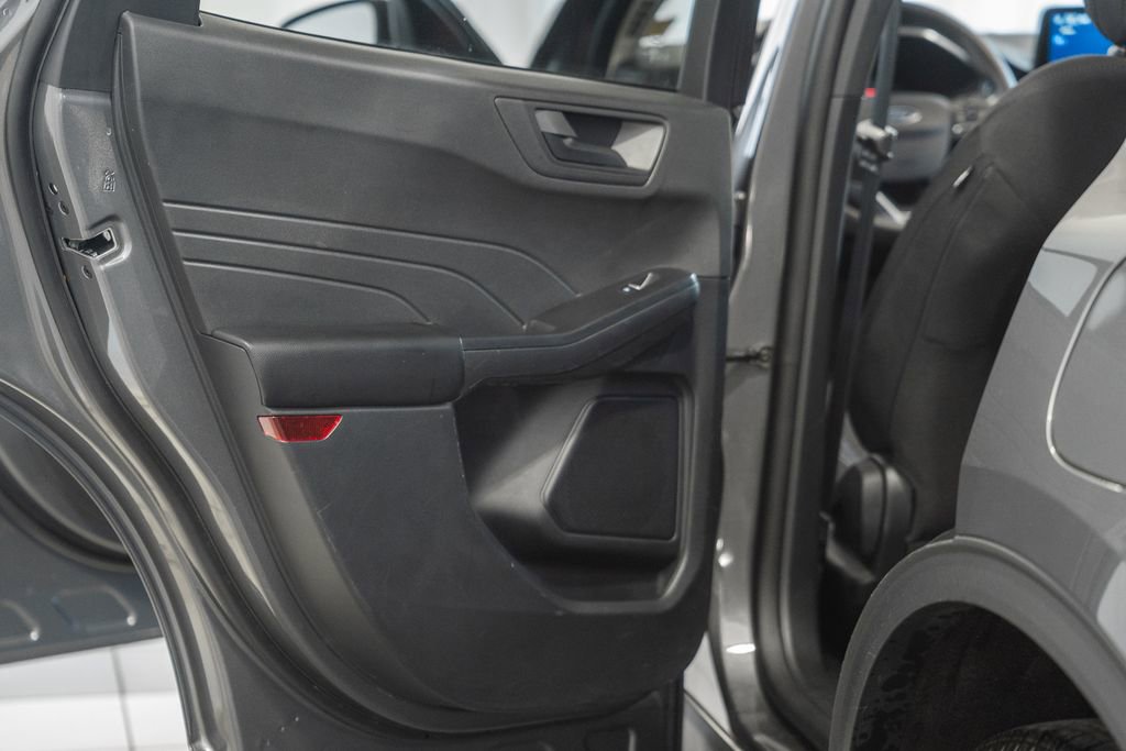 Used 2025 Ford Escape Active AWD/4WD image 42