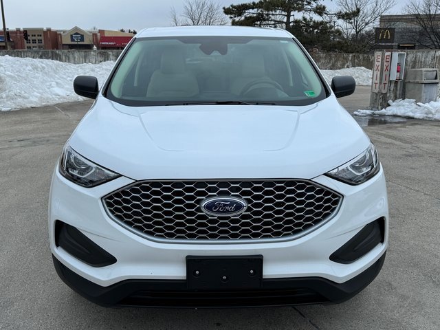 Certified 2024 Ford Edge SE image 2